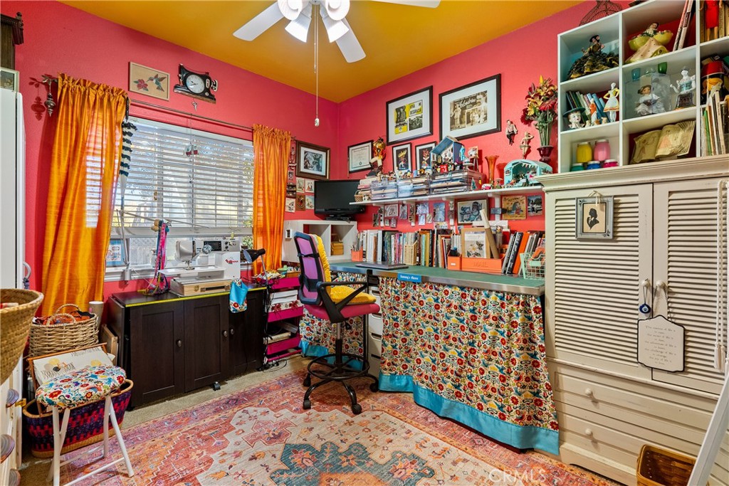 https://media.crmls.org/medias/89cf4d08-87f2-4349-ba30-a941174305e1.jpg?preset=X-Large