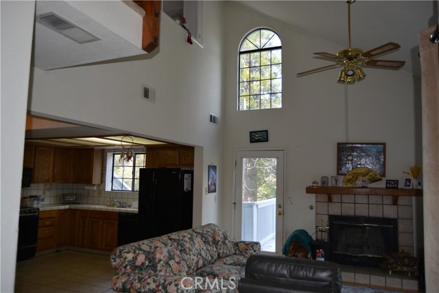 Detail Gallery Image 3 of 29 For 40748 Foxboro Ct, Bass Lake,  CA 93604 - 3 Beds | 3/1 Baths