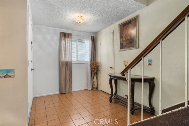 Detail Gallery Image 5 of 39 For 756 W Fontlee Ln, Rialto,  CA 92376 - 4 Beds | 2/1 Baths