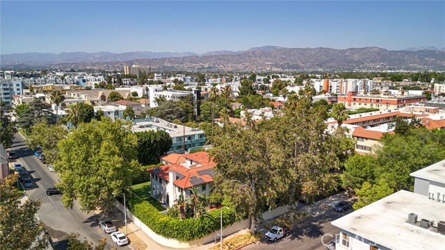11159 La Maida Street, North Hollywood CA: https://media.crmls.org/medias/89cfca9f-9c99-4fe9-a186-d09c1b6fb39f.jpg