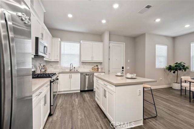 1097 Delpy View, Vista CA: https://media.crmls.org/medias/89d01799-3541-486c-a87d-5dde313ae3de.jpg