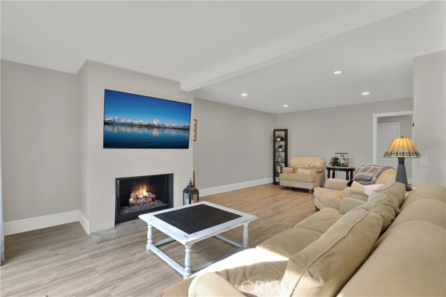 Detail Gallery Image 6 of 50 For 27112 Mill Pond #2,  Dana Point,  CA 92624 - 2 Beds | 2/1 Baths