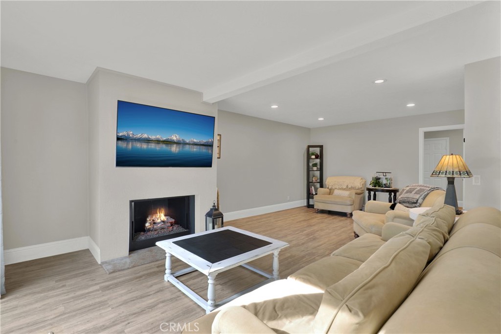 MLS #OC25249713 image #5