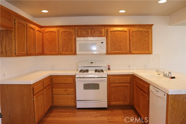 Detail Gallery Image 8 of 21 For 11243 Pinon Ave, Hesperia,  CA 92345 - 3 Beds | 2 Baths