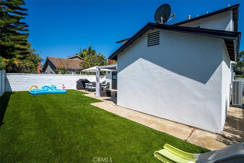 https://media.crmls.org/medias/89d1e120-e429-4b09-9ec6-dbb8dbc9f290.jpg?preset=X-Large