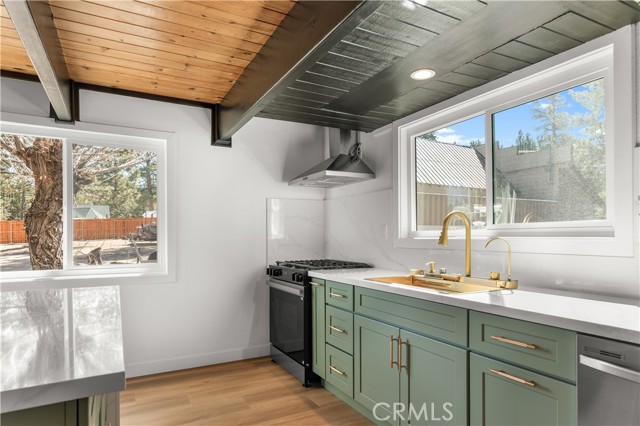 Detail Gallery Image 39 of 72 For 39933 Deer, Big Bear Lake,  CA 92315 - 3 Beds | 2 Baths