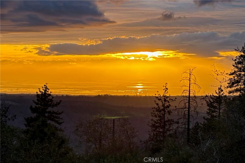 https://media.crmls.org/medias/89d29223-8fdb-4e7e-95d2-d395d796e2ba.jpg?preset=X-Large