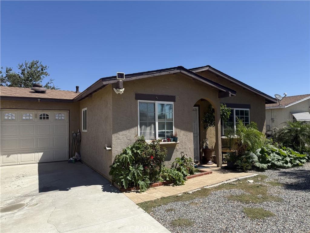 2130 Avenida Estrada