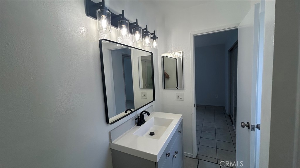https://media.crmls.org/medias/89d3c59f-5d93-4e06-acee-c55b0c8a52c4.jpg?preset=X-Large