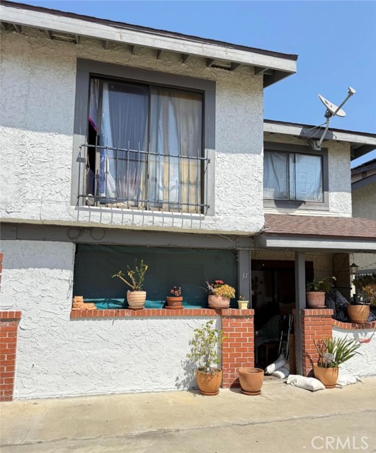 Detail Gallery Image 2 of 10 For 1239 W Rosecrans, Gardena,  CA 90247 - 3 Beds | 3 Baths