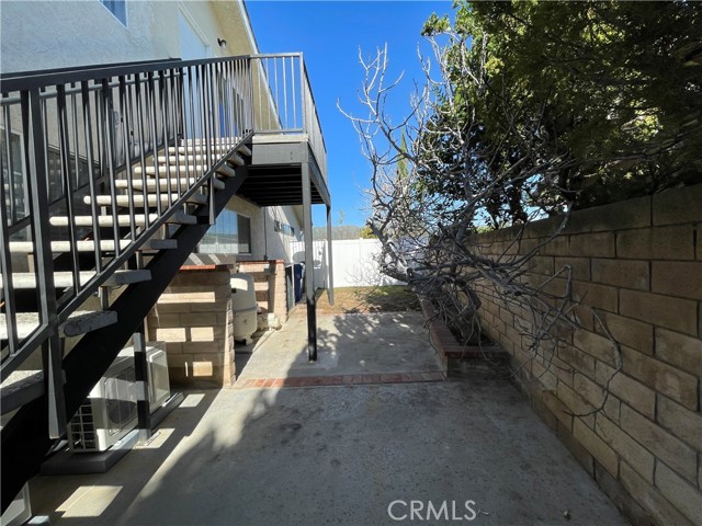 Detail Gallery Image 5 of 21 For 19153 Clymer St, Porter Ranch,  CA 91326 - 1 Beds | 1 Baths