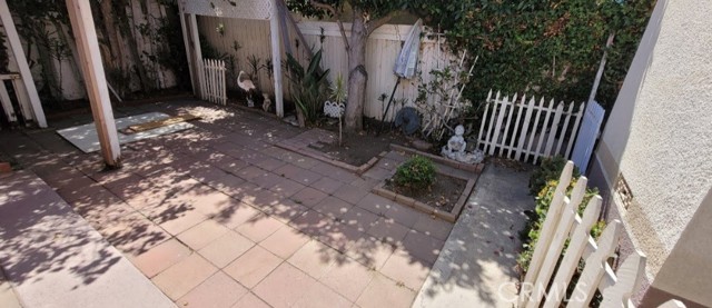 13006 Jefferson Avenue, Hawthorne CA: https://media.crmls.org/medias/89d46289-b3ee-48b8-990f-933b76987d71.jpg