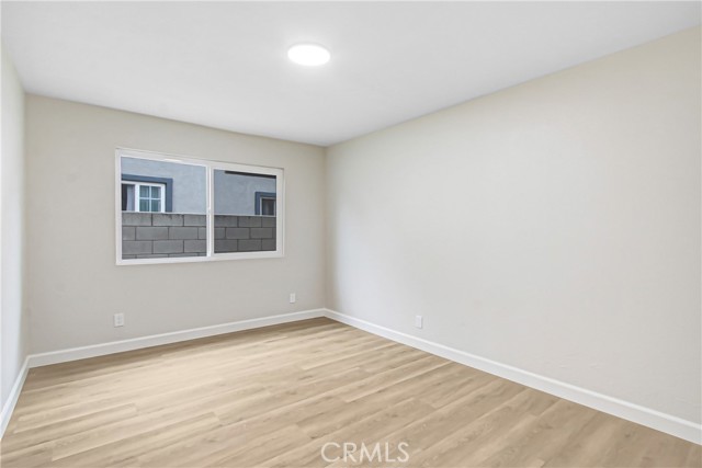 Detail Gallery Image 11 of 19 For 2571 12th St, Riverside,  CA 92507 - 4 Beds | 2 Baths