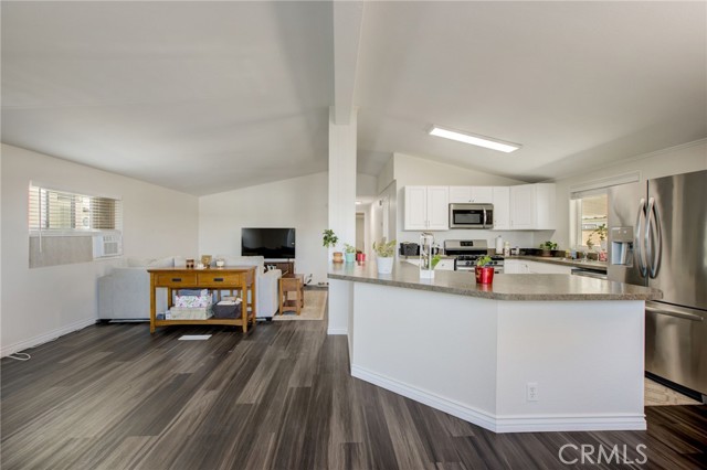 Detail Gallery Image 11 of 38 For 21851 Newland St #197,  Huntington Beach,  CA 92646 - 2 Beds | 2 Baths