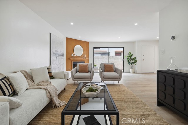 6101 Fulton Avenue, Van Nuys CA: https://media.crmls.org/medias/89d7a62f-4a1c-464a-a8a2-e6997f2ae77f.jpg