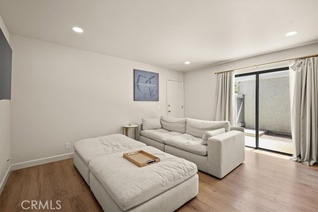 Detail Gallery Image 19 of 43 For 6613 Poppyview Dr, Oak Park,  CA 91377 - 3 Beds | 2/1 Baths