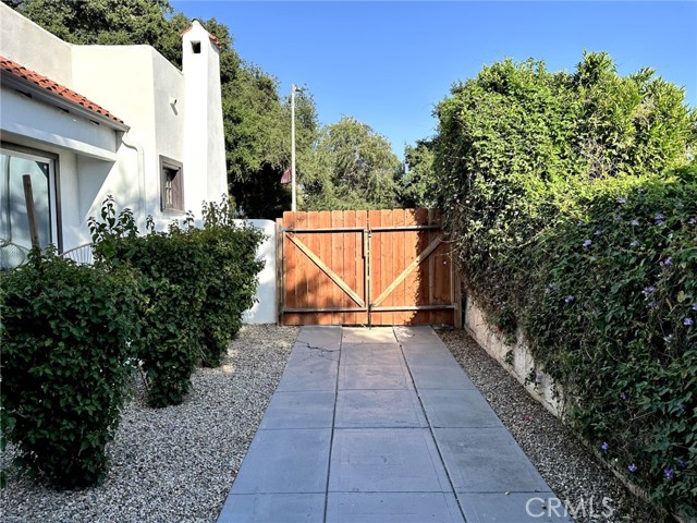 5743 Magnolia Avenue, Riverside CA: https://media.crmls.org/medias/89d7b3ac-2766-40cb-bc61-90aba49cb655.jpg