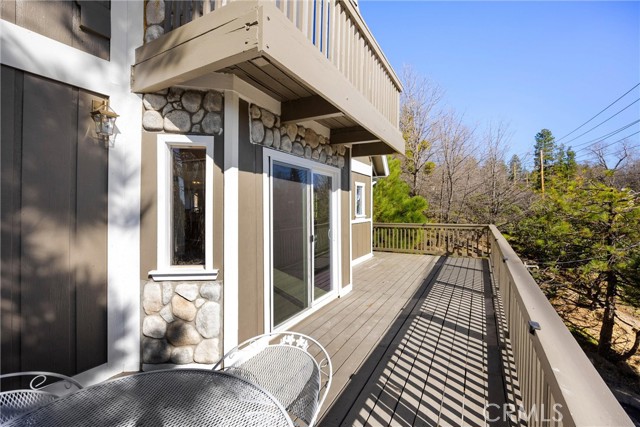 Detail Gallery Image 7 of 44 For 1113 N Grass Valley, Lake Arrowhead,  CA 92352 - 4 Beds | 2 Baths