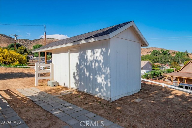 40505 90th W Street, Palmdale CA: https://media.crmls.org/medias/89d828e6-a509-4ef3-a767-1284565f4d7a.jpg