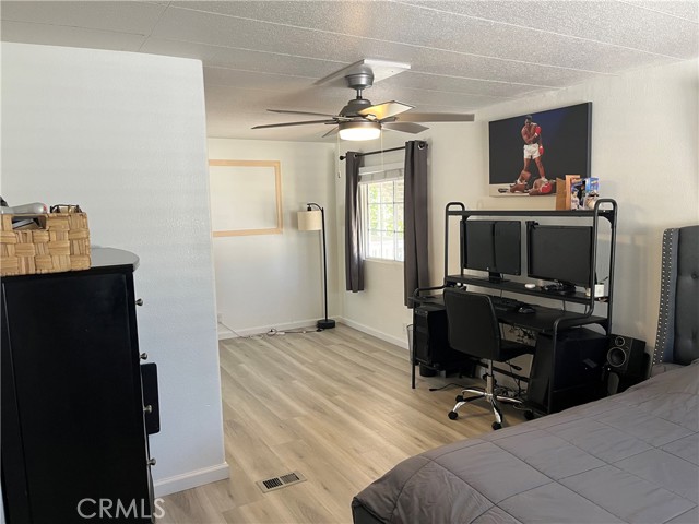 17700 Avalon Boulevard, Carson CA: https://media.crmls.org/medias/89d88e55-95d0-490b-a698-6b48f7d739e5.jpg