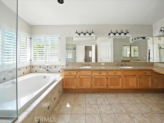 Detail Gallery Image 28 of 45 For 14433 Grandifloras Rd, Canyon Country,  CA 91387 - 4 Beds | 3 Baths