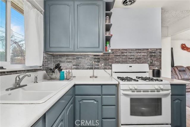 45532 Elm Avenue, Lancaster CA: https://media.crmls.org/medias/89d901e8-5432-4f99-9791-13271d55ac49.jpg