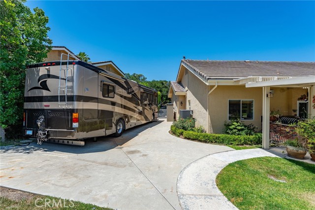22501 Marilla Street, Chatsworth CA: https://media.crmls.org/medias/89d97f1b-0d7a-4703-959f-17a358ee4f94.jpg
