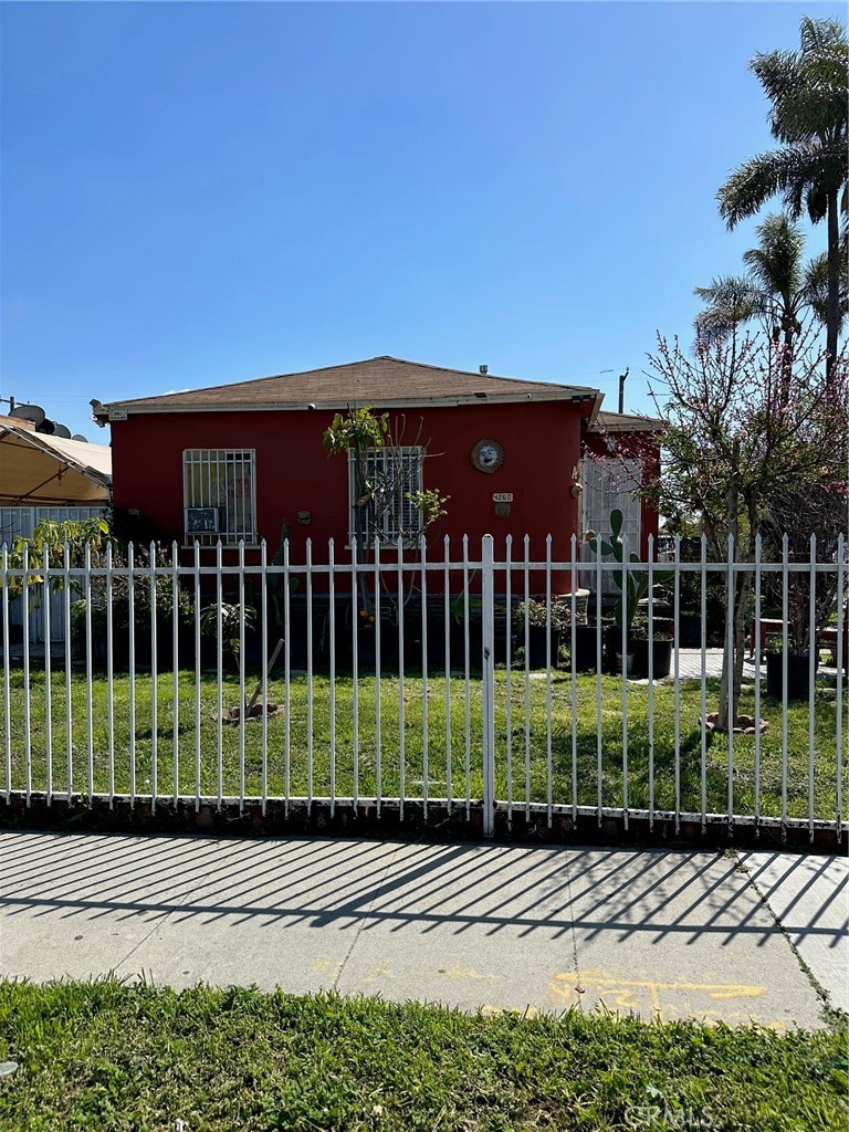 4260 E Imperial, Lynwood, CA 90262