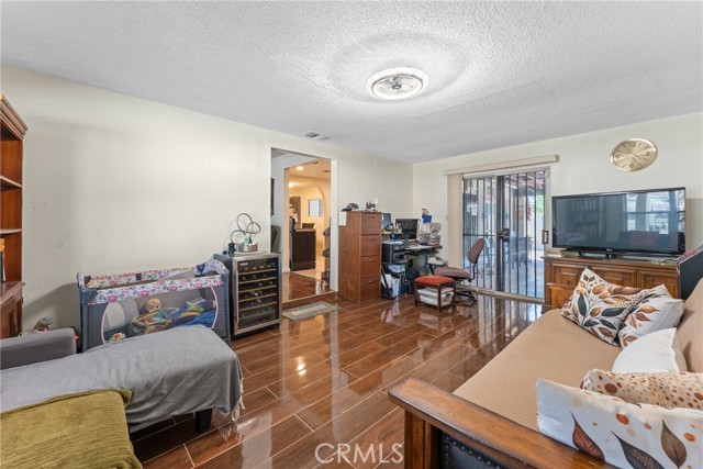 Detail Gallery Image 35 of 36 For 25479 Los Flores Dr, San Bernardino,  CA 92404 - 4 Beds | 2 Baths