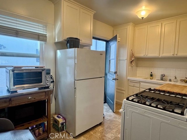 1302 Bonnie Brae Street, Hermosa Beach CA: https://media.crmls.org/medias/89daf9d8-cded-45fe-a175-b32584e78f61.jpg