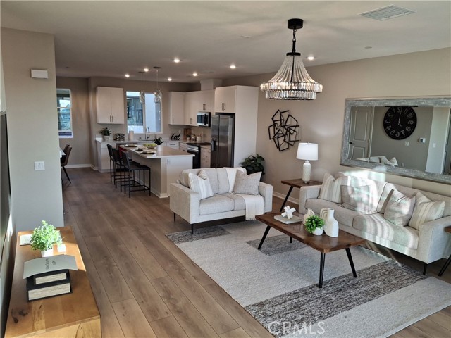 Detail Gallery Image 24 of 30 For 109 S Laxore St #303,  Anaheim,  CA 92804 - 4 Beds | 3/1 Baths