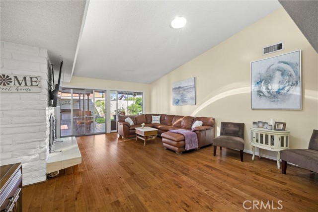 Detail Gallery Image 6 of 43 For 6549 Ensign Ave, North Hollywood,  CA 91606 - 3 Beds | 2 Baths