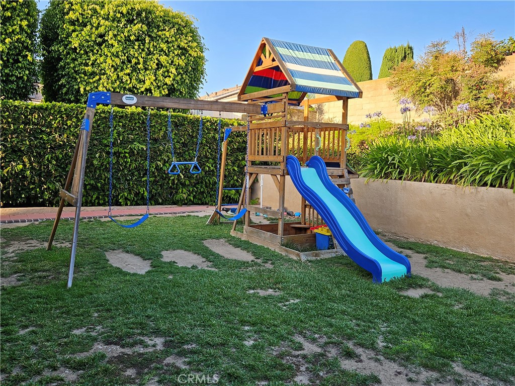 https://media.crmls.org/medias/89dbb027-af69-4eda-adbc-8d939293ce5e.jpg?preset=X-Large