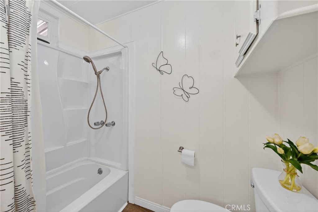 https://media.crmls.org/medias/89dc113f-fd11-433a-a638-2ff508c8dd14.jpg?preset=X-Large