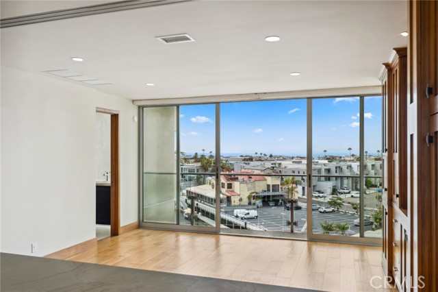 Detail Gallery Image 15 of 40 For 611 Lido Park Dr 5a,  Newport Beach,  CA 92663 - 2 Beds | 2 Baths