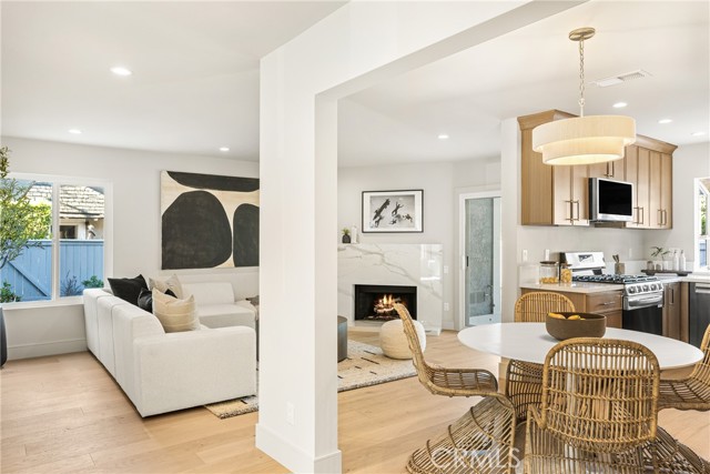 Detail Gallery Image 15 of 60 For 11 Thunder Trl #6,  Irvine,  CA 92614 - 4 Beds | 2/1 Baths