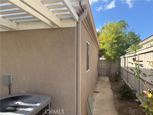 Detail Gallery Image 4 of 4 For 40600 Corte Albara, Murrieta,  CA 92562 - 3 Beds | 2 Baths