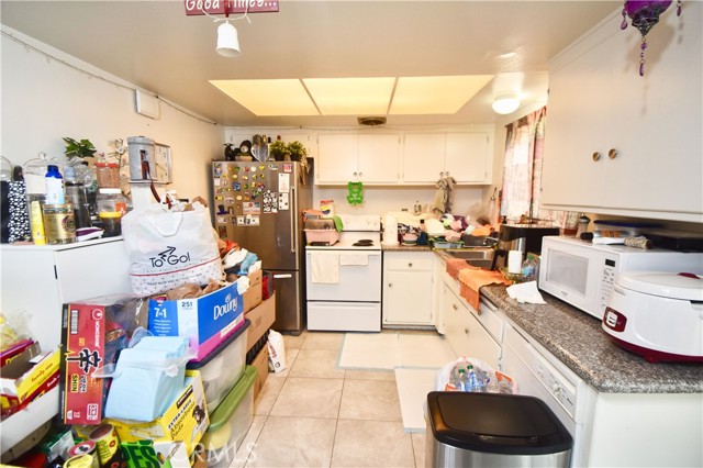 2245 W Vancouver Drive, Anaheim CA: https://media.crmls.org/medias/89ddd182-abb6-4fb9-b034-e01390bd1157.jpg