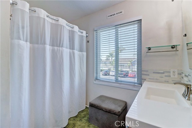 Detail Gallery Image 21 of 25 For 141 Yorktown Ln, Costa Mesa,  CA 92626 - 3 Beds | 2 Baths