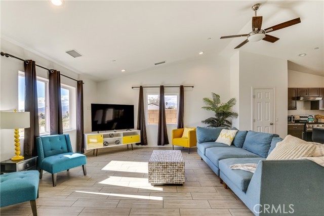 Detail Gallery Image 5 of 21 For 66560 Ocotillo, Desert Hot Springs,  CA 92240 - 4 Beds | 2 Baths
