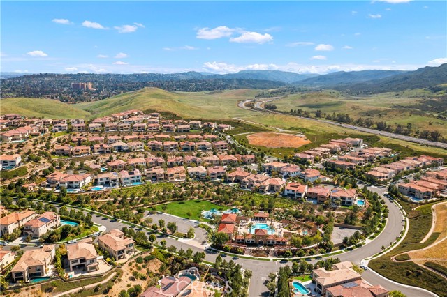 104 Scenic Crest, Irvine CA: https://media.crmls.org/medias/89e2b193-51d2-4cad-b6ff-46dc1f93182e.jpg