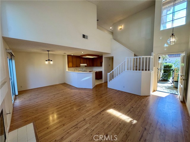 Detail Gallery Image 6 of 39 For 2001 via Como #103,  Corona,  CA 92881 - 2 Beds | 2/1 Baths