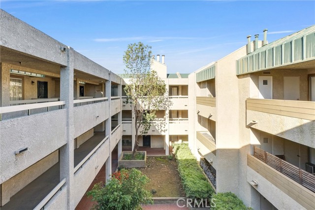 Detail Gallery Image 27 of 37 For 12121 Centralia St #302,  Lakewood,  CA 90715 - 3 Beds | 2 Baths