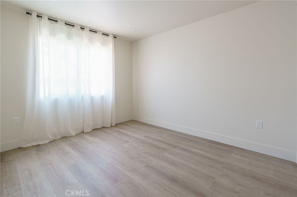 https://media.crmls.org/medias/89e4bcaa-b4b9-4dab-ba63-52f2fc0ce146.jpg?preset=X-Large
