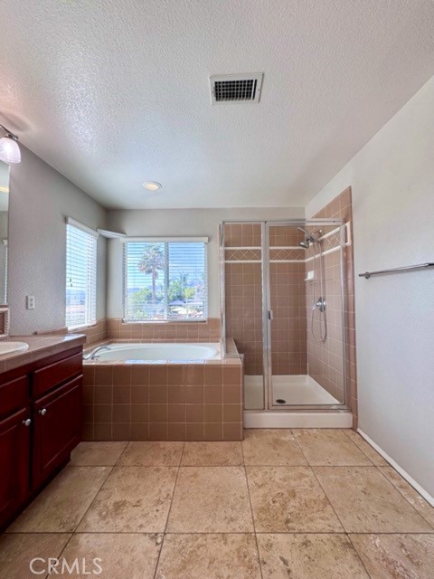 24018 Via Alisol, Murrieta CA: https://media.crmls.org/medias/89e51011-ae91-4aed-b867-1f3b06d38818.jpg