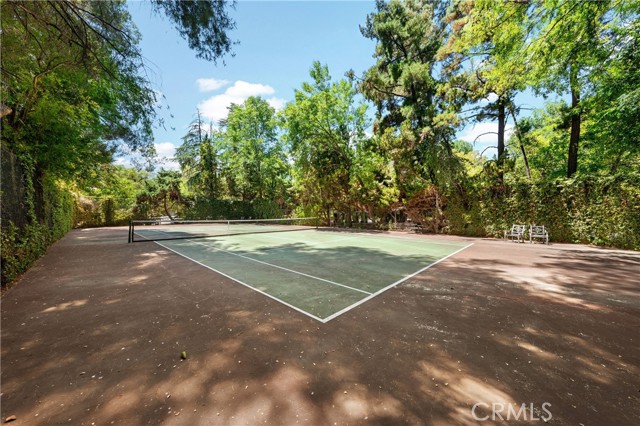 24865 Long Valley Road, Hidden Hills CA: https://media.crmls.org/medias/89e51571-6ff8-43bf-bce5-95a5d2afc29f.jpg