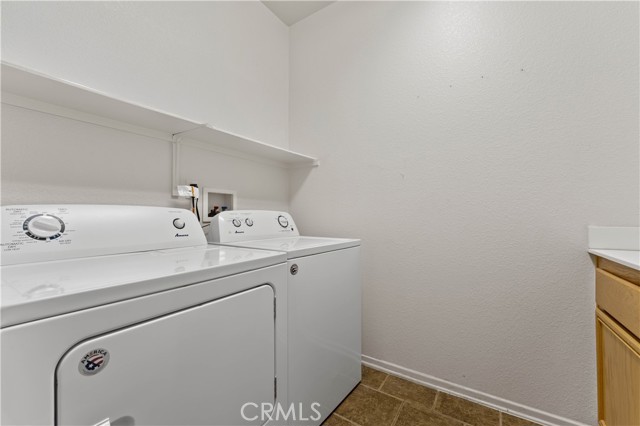 Detail Gallery Image 21 of 29 For 13636 Kitty Hawk St, Victorville,  CA 92392 - 4 Beds | 2 Baths