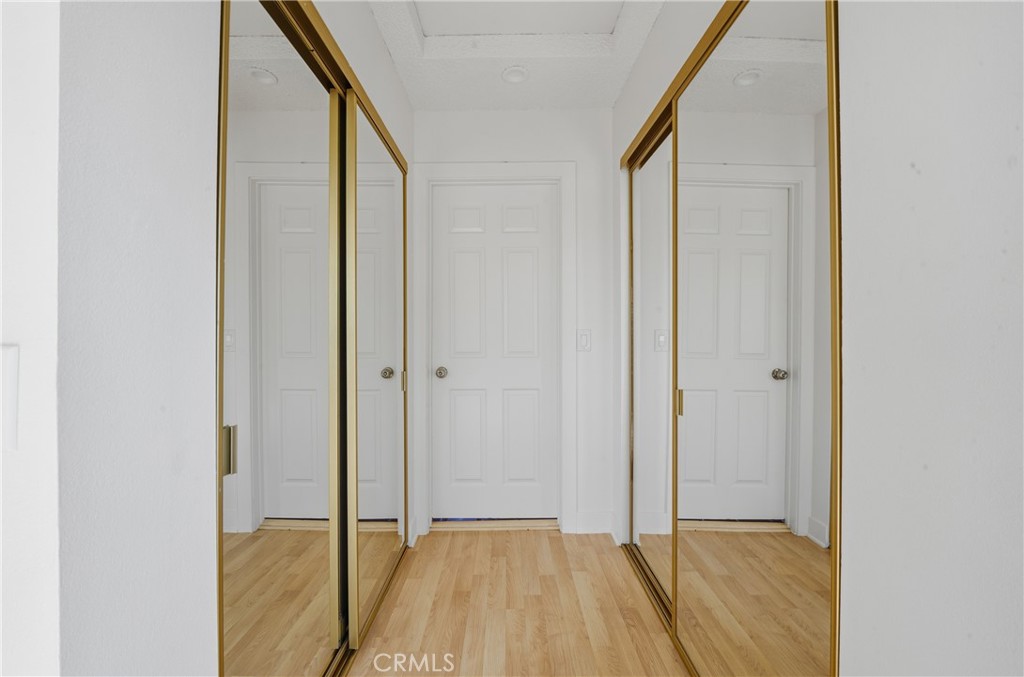 https://media.crmls.org/medias/89e5529d-c98d-41ef-8108-336b811c9e87.jpg?preset=X-Large