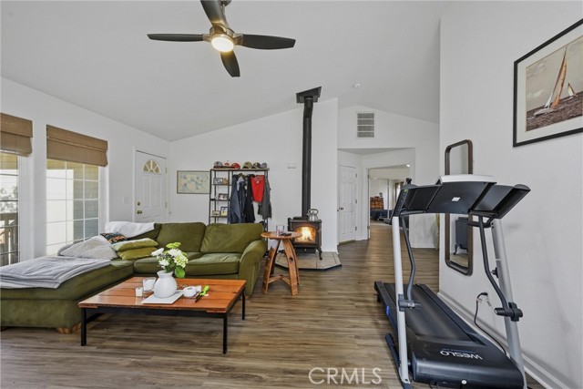 Detail Gallery Image 6 of 32 For 18286 North Shore Dr, Hidden Valley Lake,  CA 95467 - 3 Beds | 2 Baths