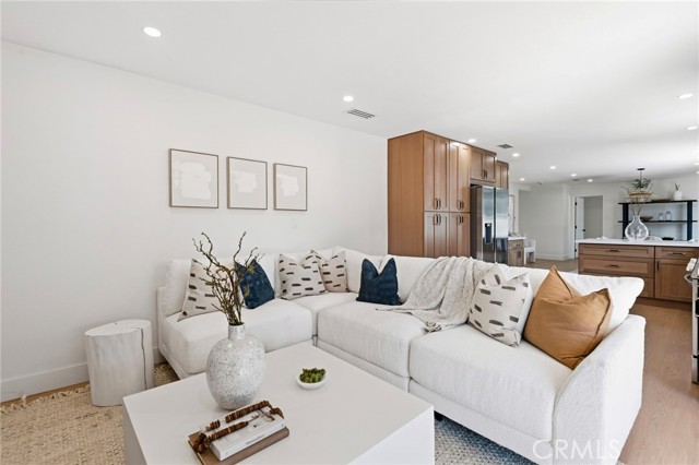 Detail Gallery Image 10 of 45 For 2319 N Hathaway St, Santa Ana,  CA 92705 - 4 Beds | 2 Baths